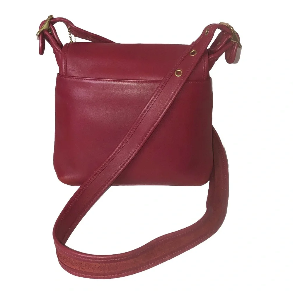 Vintage COACH COMPANION Red Gloved Tanned Turn Lock Crossbody Bag USA 9715